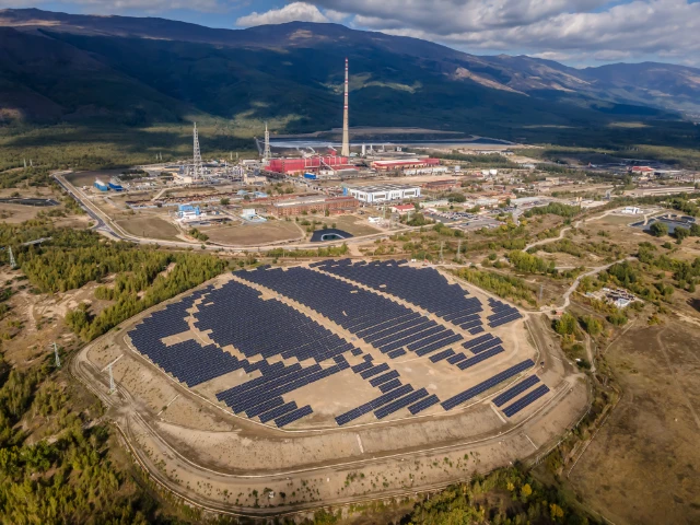 Aurubis_Standort Pirdop_Werkgelände mit Solaranlage_Luftaufnahme_2021