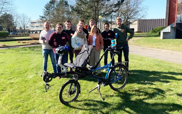 Helden Voor Helden Grop with bike