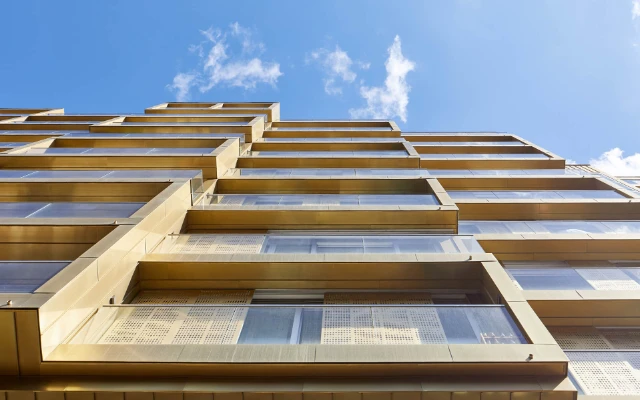 faraday_house_close_view_from_below_nordic_royal_copper